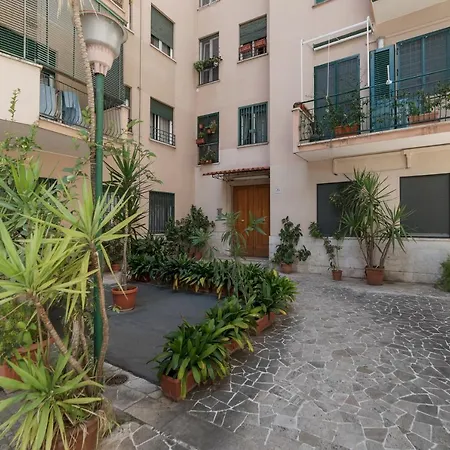 San Giovanni With Balcony 아파트 로마