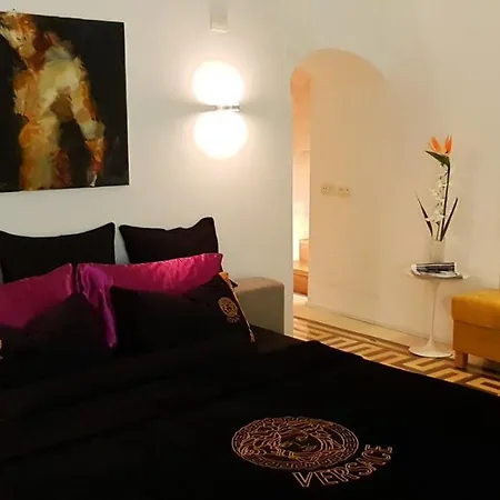 Giulia's Luxury Trevi Apartment *