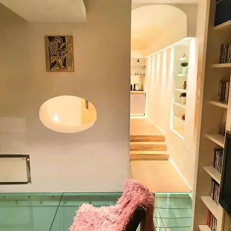 Giulia's Luxury Trevi Apartment Rome