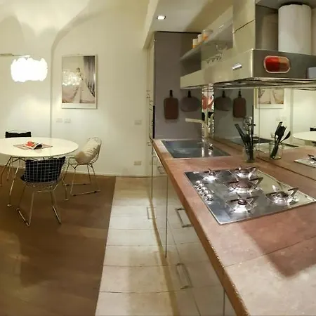 Giulia's Luxury Trevi Apartment *