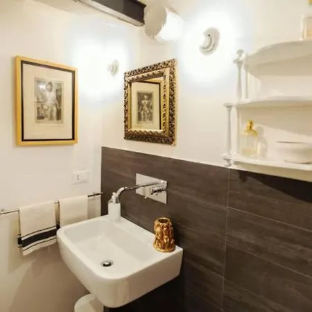 Cartari9 Apartment *