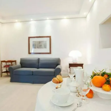 Cartari9 Apartment *