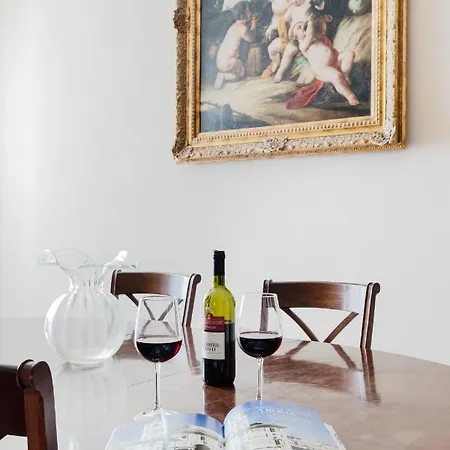 Apartment Classic Near The Colosseum Rome