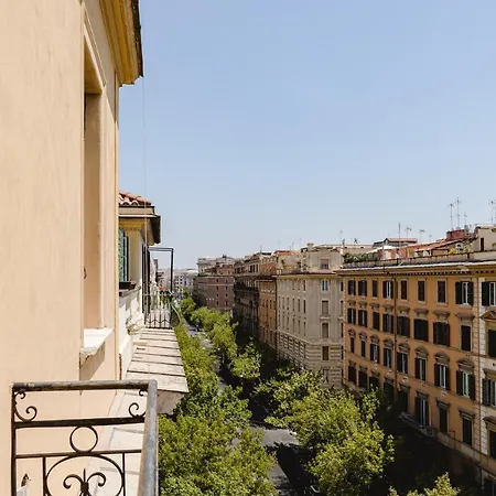 Elegante E Classico Attico Con Terrazzo Privato Vicino Al Vaticano Apartment