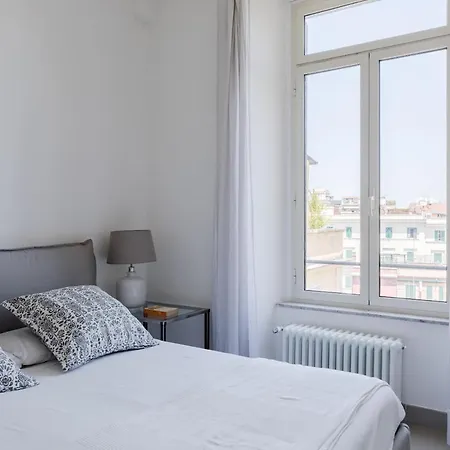 Elegante E Classico Attico Con Terrazzo Privato Vicino Al Vaticano Apartment Rome