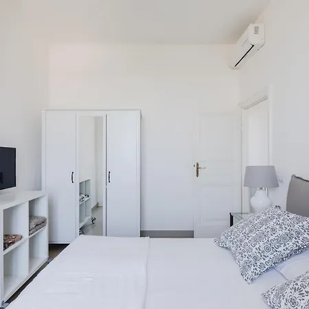 Elegante E Classico Attico Con Terrazzo Privato Vicino Al Vaticano Apartment Rome