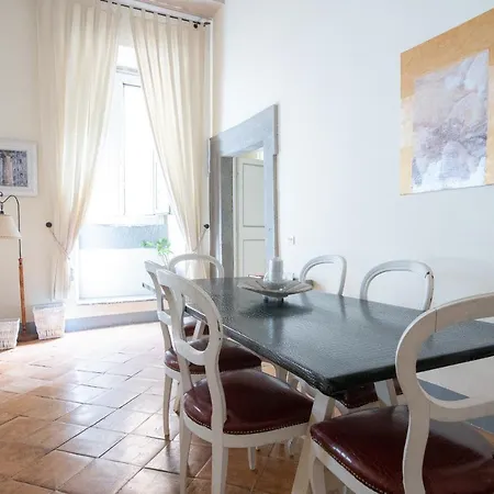 Apartment Luxury Piazza Navona Escape 11 Rome