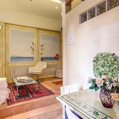 Monti Romantic Sunshine Maisonette * Rome