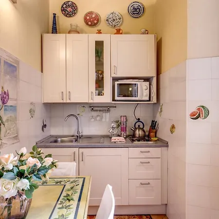 Monti Romantic Sunshine Maisonette Apartment Rome