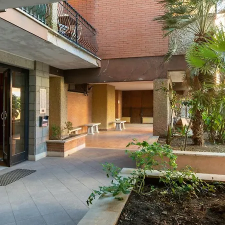 Walking Distance From San Pietro Apartment *