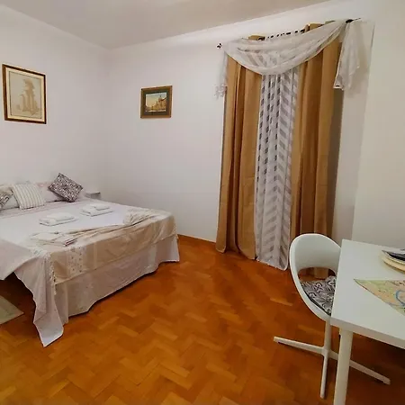 Guest house Genesis