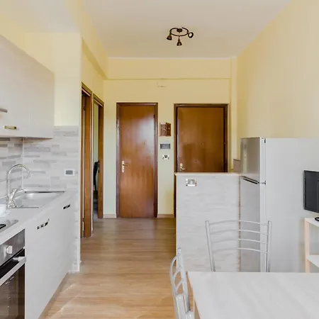 Le Rondini Apartment, 5 Persone, 2 Balconi, Policlinico Tor Vergata E Casilino