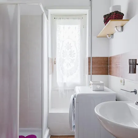 Pelizzi Apartment, 5 Persone, 2 Camere, Balcone, Cinecittà Roma