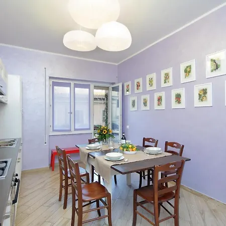 Deco's Place Teodora Apartment