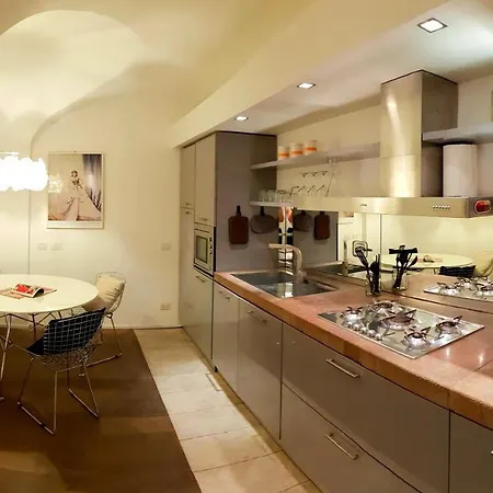 Giulia's Luxury Trevi Apartment *