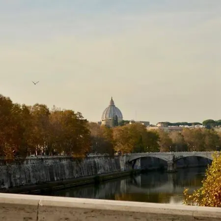 Pettinari Court * Rome