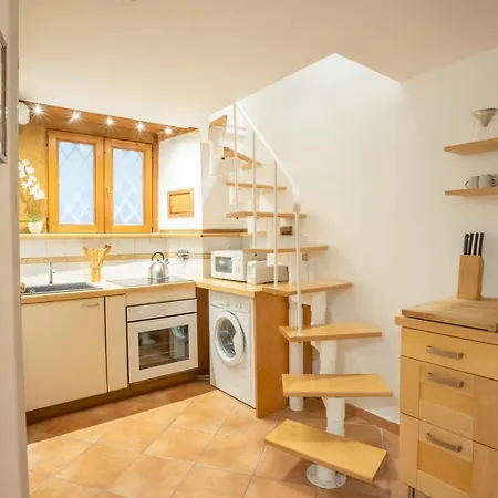 Quiet And Cozy Trastevere Hideaway Rome