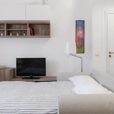 Walking Distance From San Pietro Apartment