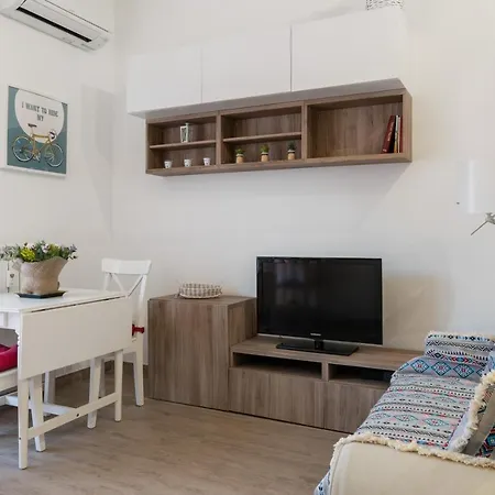 Apartment Walking Distance From San Pietro