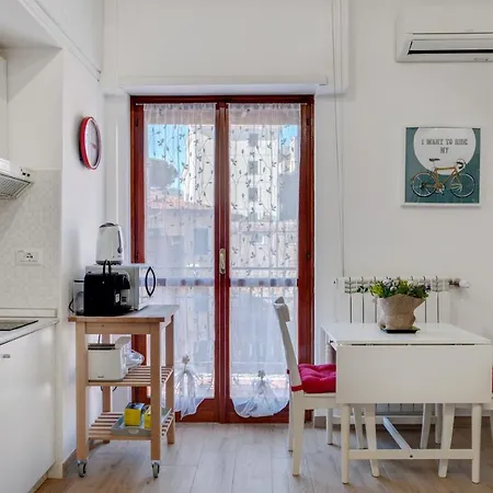 Walking Distance From San Pietro Apartment