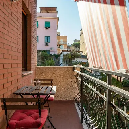 Apartment Walking Distance From San Pietro Rome