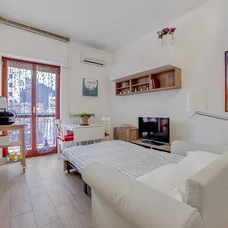 Walking Distance From San Pietro Apartment Rome