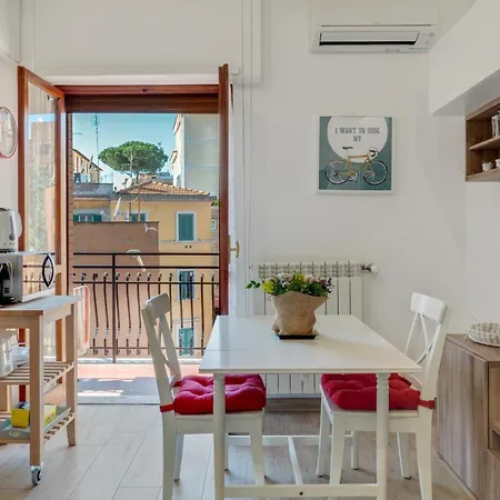 Apartment Walking Distance From San Pietro Rome