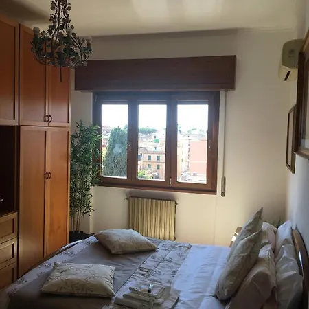 Panoramic And Bright Penthouse Is Waiting For You Řím