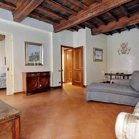 Trevi Halldis Apartment *