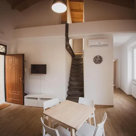 Flats 15 - New Opening * Rom