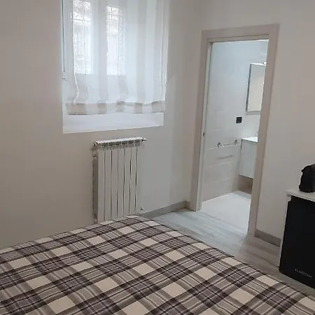 1930 Bed & Breakfast Roma