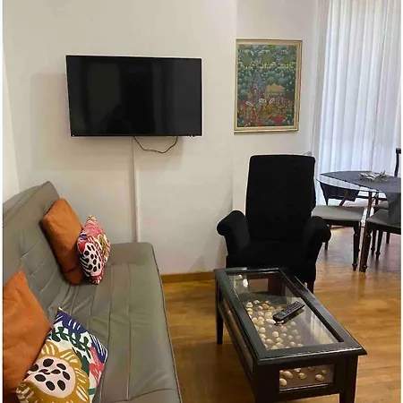 Apartamento In Front Of Coliseum 3 *
