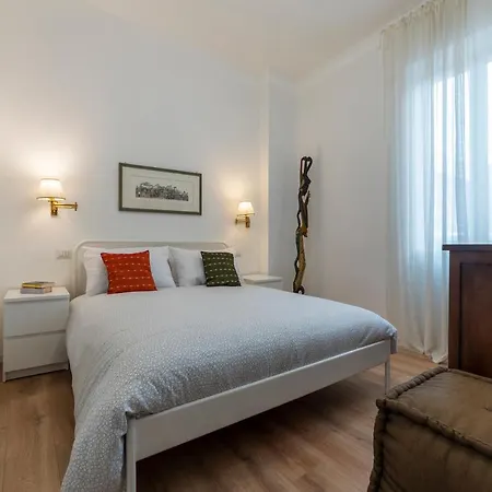 Appartement A Borgo Pio Con Ampio Terrazzo!
