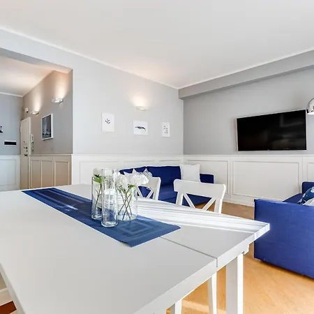 Bmga L Incredible 3bdr With Balcony In Center Apartment