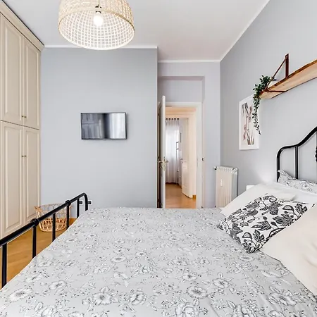 Bmga L Incredible 3bdr With Balcony In Center Apartment