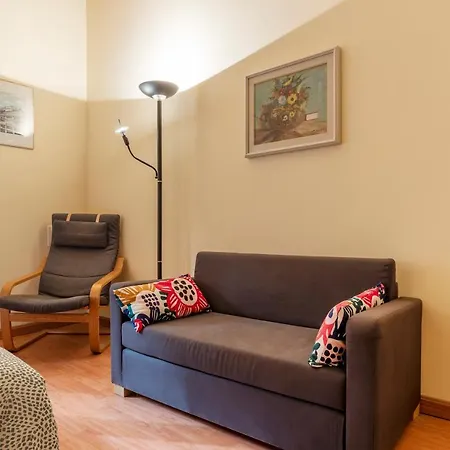 Apartment San Lorenzo Cozy And Comfortable Flat