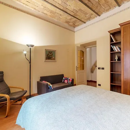 Apartment San Lorenzo Cozy And Comfortable Flat