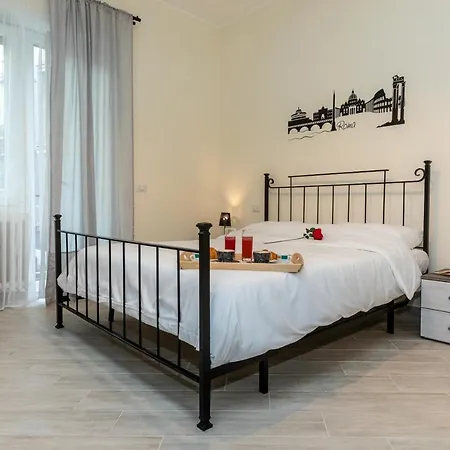 Near S.giovanni/metro C ***** Big New Apartment