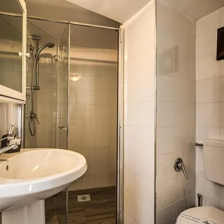 Lovely With Balcony In Campo De' Fiori Appartement