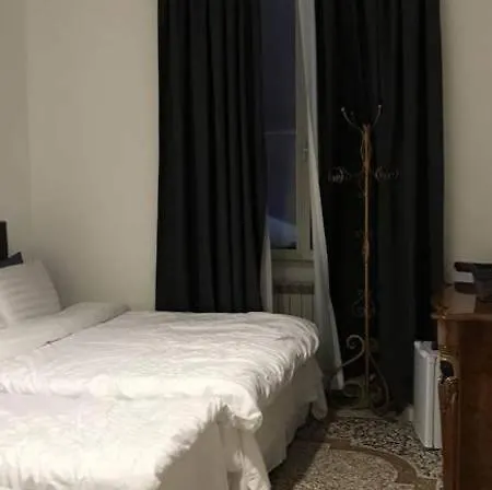 Pinocchio Guest house *