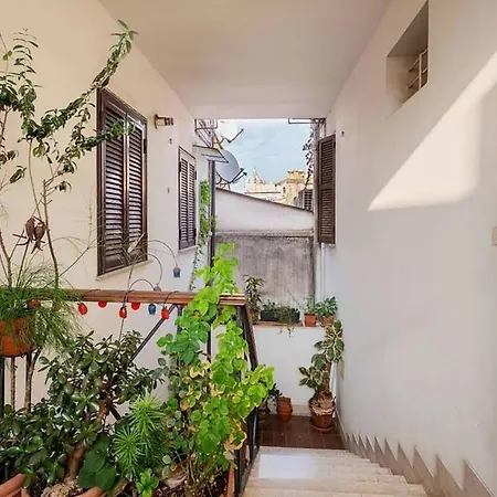 Hostme Colosseum Apartment *