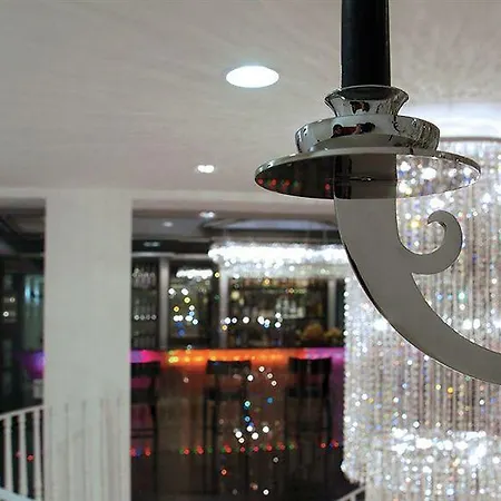 Leon's Place In Отель Рим