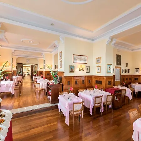 Bettoja Massimo D'azeglio Hotel 4*