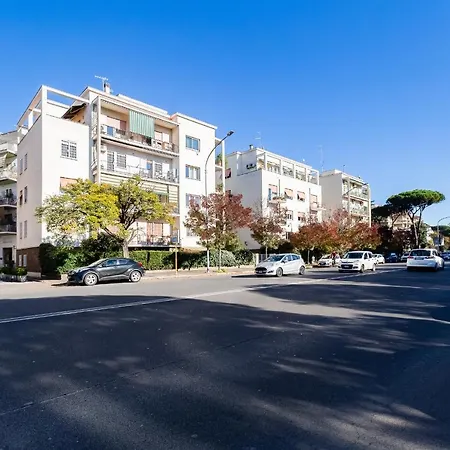 Bmga L Incredible 3bdr With Balcony In Center