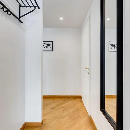 Bmga L Incredible 3bdr With Balcony In Center Apartment *