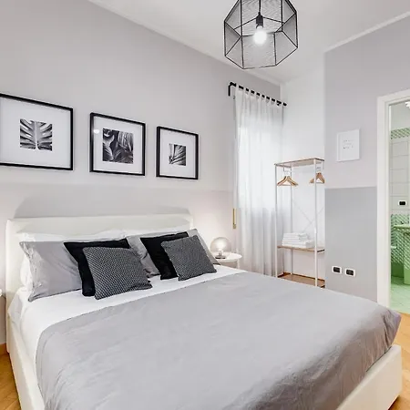 Bmga L Incredible 3bdr With Balcony In Center Apartment *