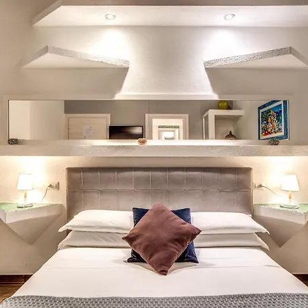 Affittacamere Tritone House 4*