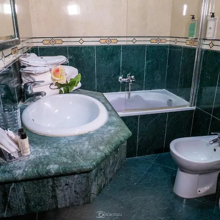Caesar Hotel 2*
