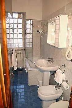 Tassoni Aparthotel 3*
