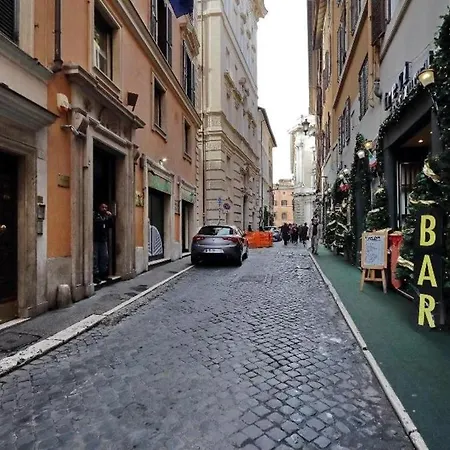 Trevi Halldis * Rzym